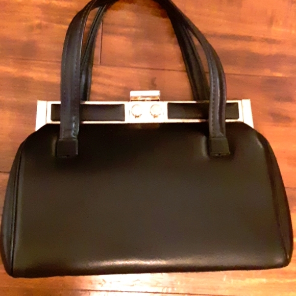 Handbags - Vintage purse